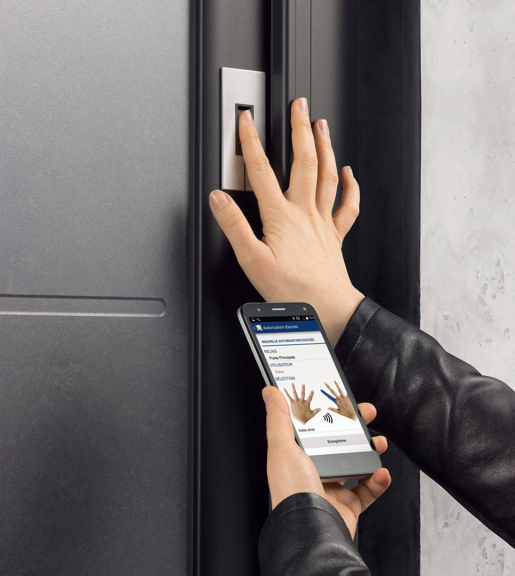 Enregistrement biometrique porte TRYBA