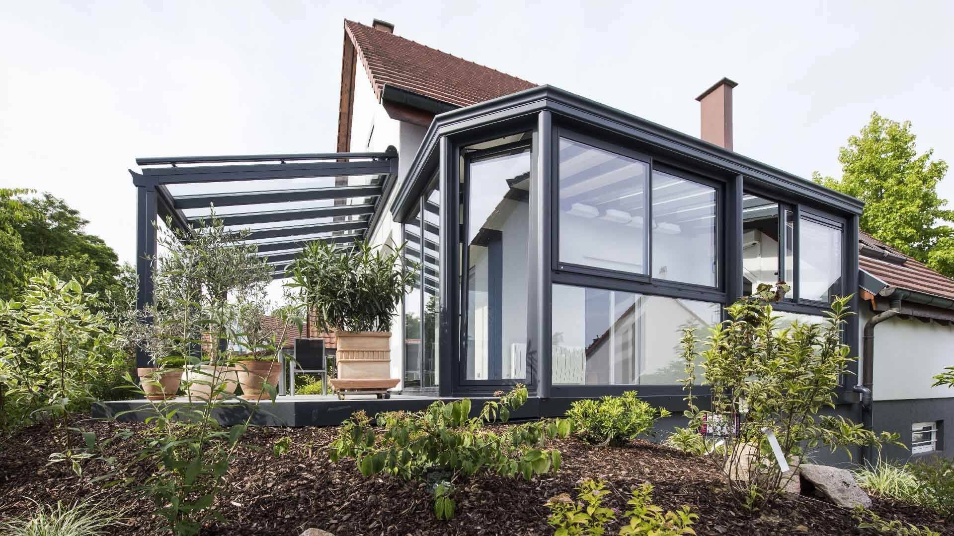 Pergola et Véranda gris anthracite vue extérieure