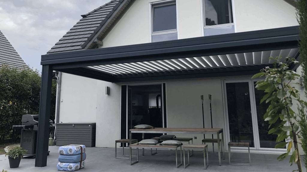 finition-cheneau-droit-10spots-led-1920-1080-pergola-devant-1024x576_1.png