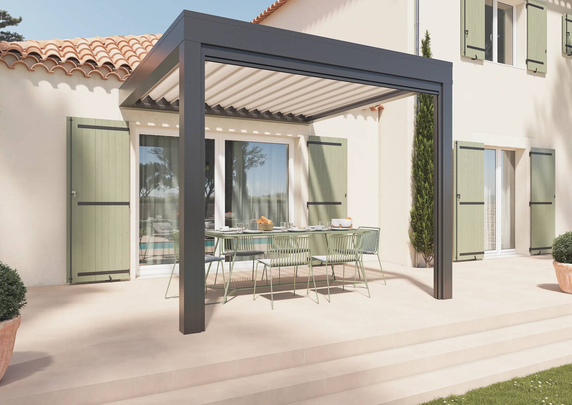Pergola TRYBA gris anthracite sur facade claire et lumineuse